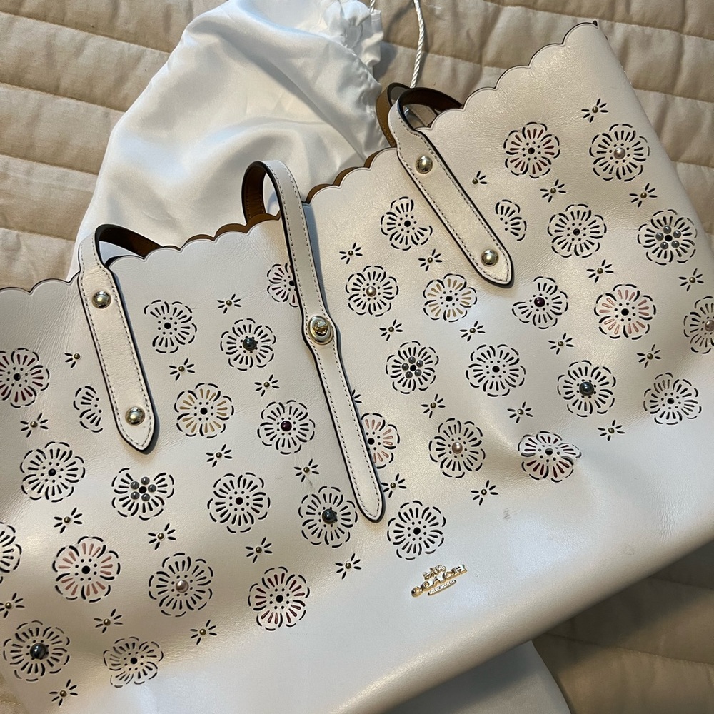 Coach Bag - Picture 3 of 7